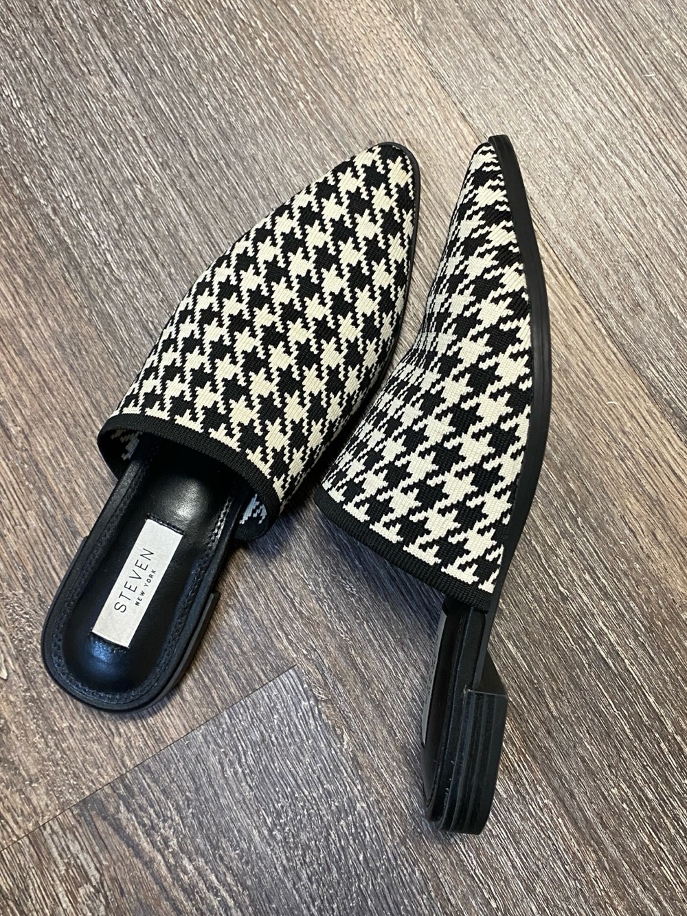 STEVEN New York Houndstooth Knit Mules Black White Pointed Toe Like New 7.5